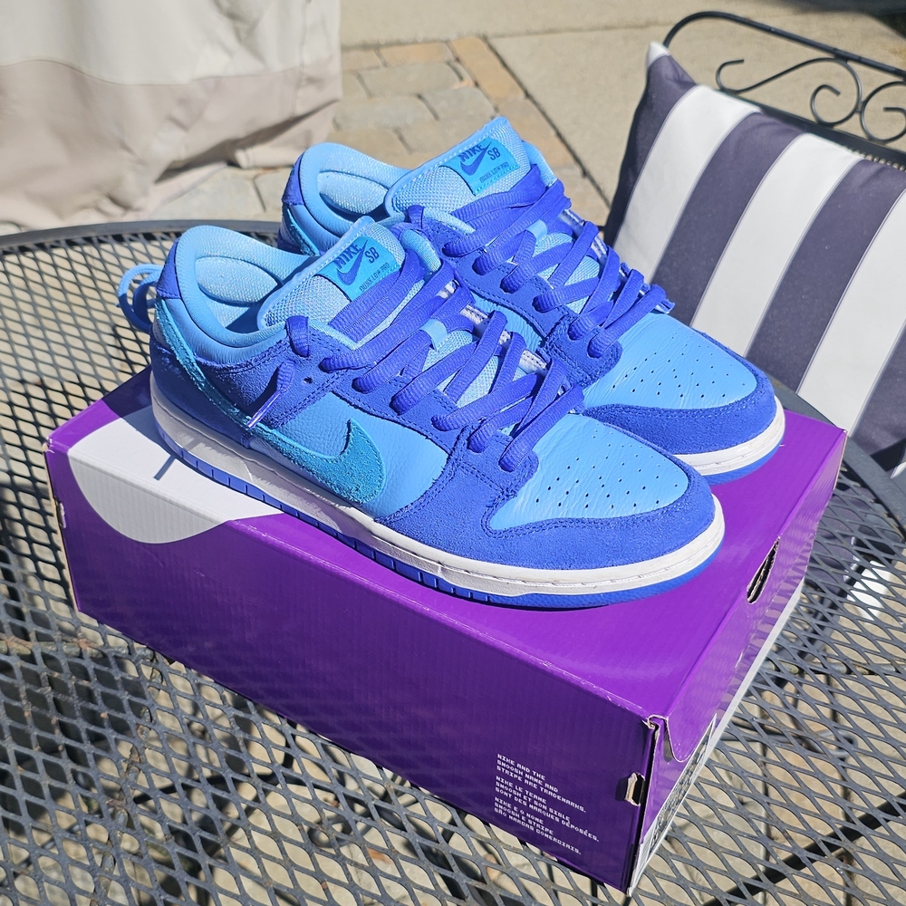 Nike SB Dunk Low - Blue Rasberry